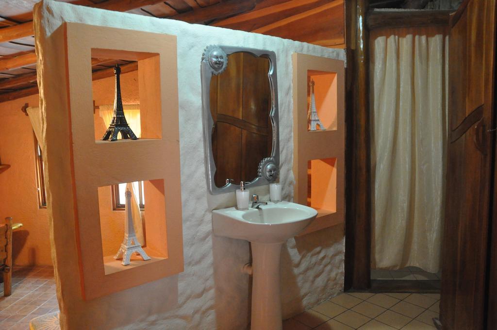 Hacienda La Isla Lodge Sarapiqui Ruang foto