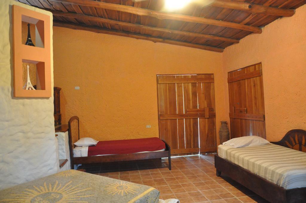 Hacienda La Isla Lodge Sarapiqui Ruang foto